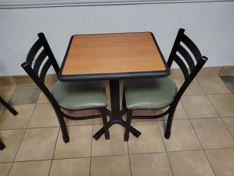 Small table + 2 chairs