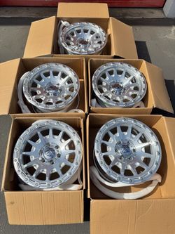 New Fuel Fortress 18” Wheels  Off-road Wheels For 6x5.5 (6x139.7) Trucks and SUVs 18x9 +1 ET