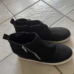 Madden Girl Black Sneakers size 8.5