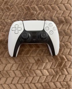 PS5 DualSense Wireless Controller - White