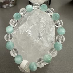 New, Beautiful Green Moonstone And Faceted Clear Quartz Crystal Bracelet.
