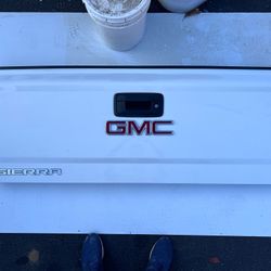 GMC Sierra 2017 Tailgate #2