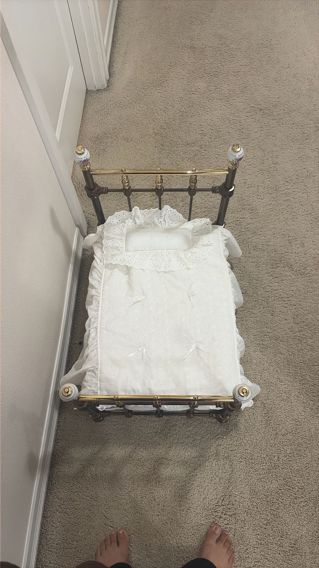 Vintage Dog/Cat Bed For Sale $55 Willing To Go $45