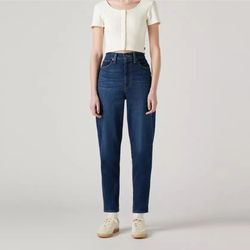 LEVI'S High Waisted Mom Jean