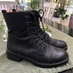 Women’s Black Boots 