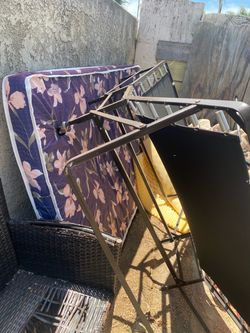 FREE FOLD OUT COT AND MATTRESS
