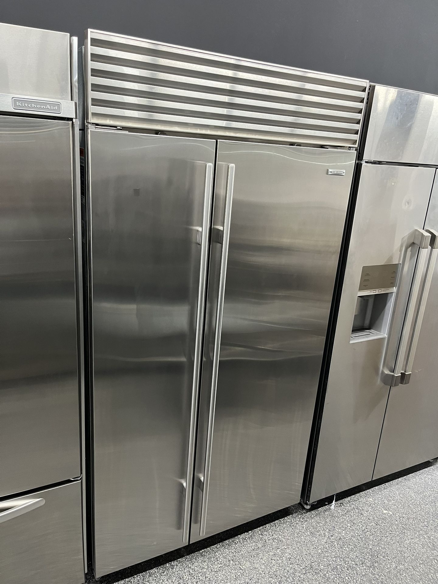 Sub Zero 42” Built In Side By Side Refrigerator Stainless + Ice Maker