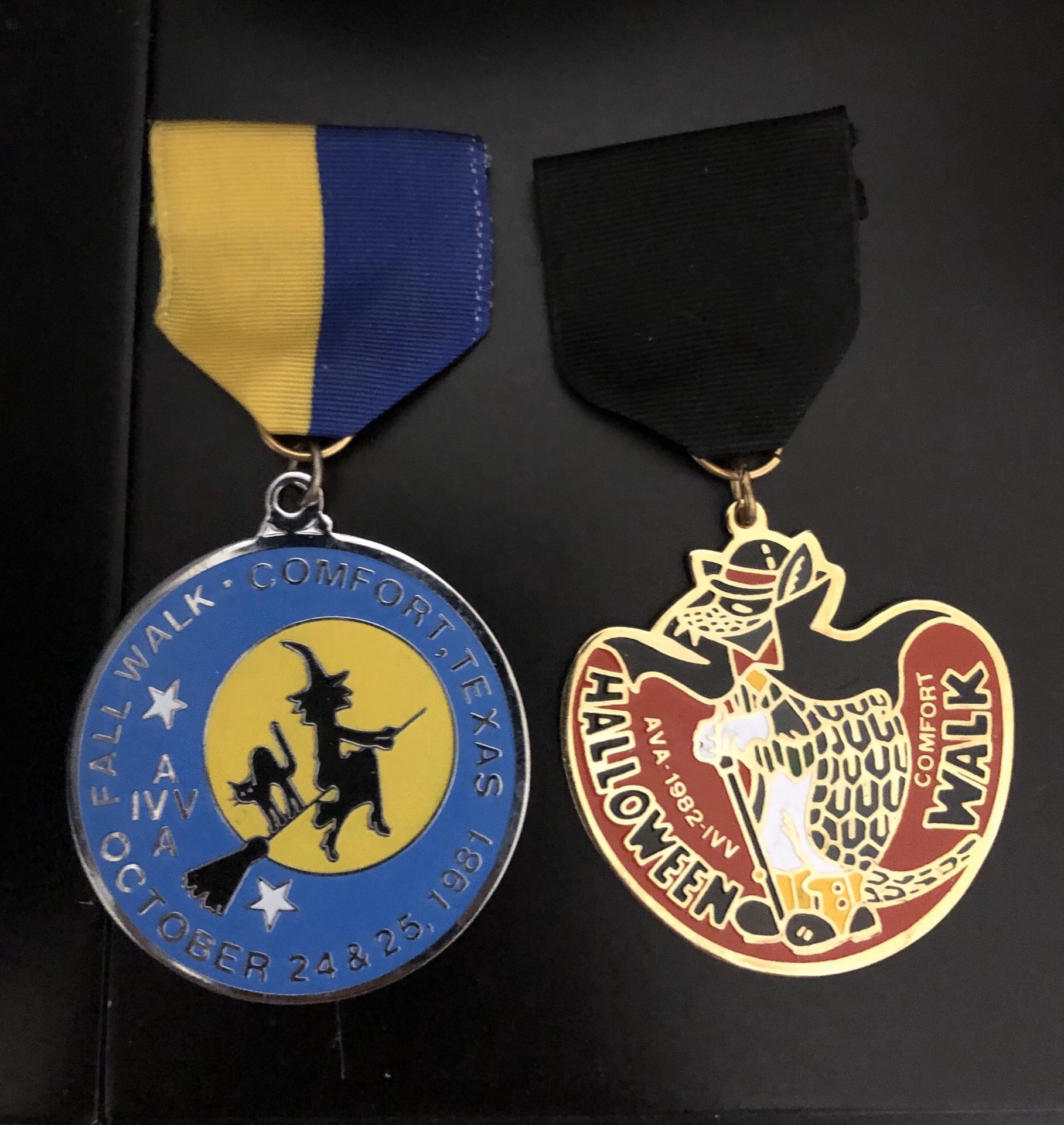 Preowned 2 Ava Ivv Halloween Walk 1981 1982 Medals