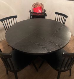 Black table , with chairs