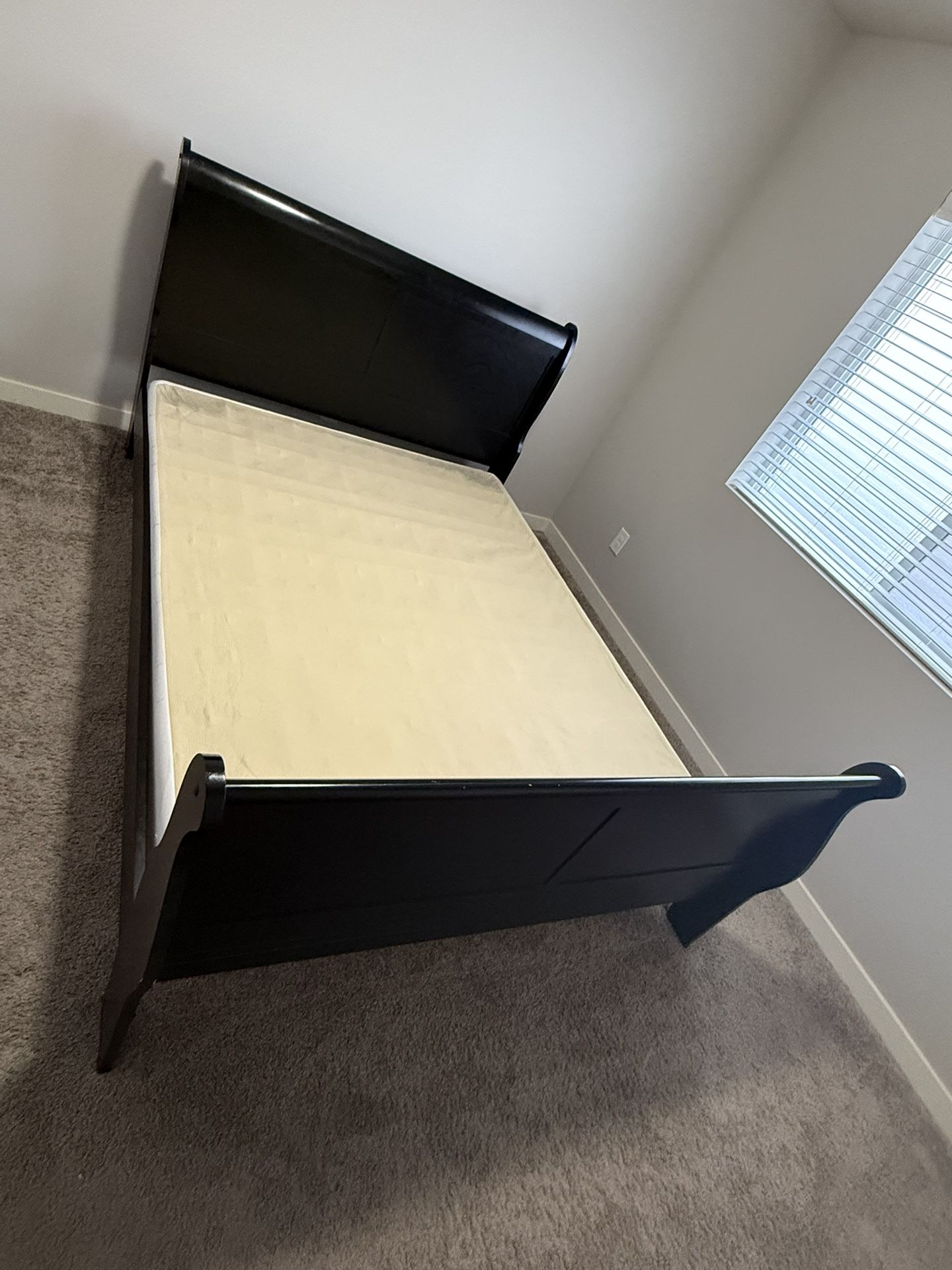 Queen Sleigh Bed Frame – Sturdy & Stylish