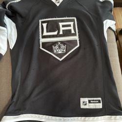 Reebok Women’s LA Kings Hockey Jersey Size S.  