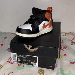 Toddler boy Jordan 1s