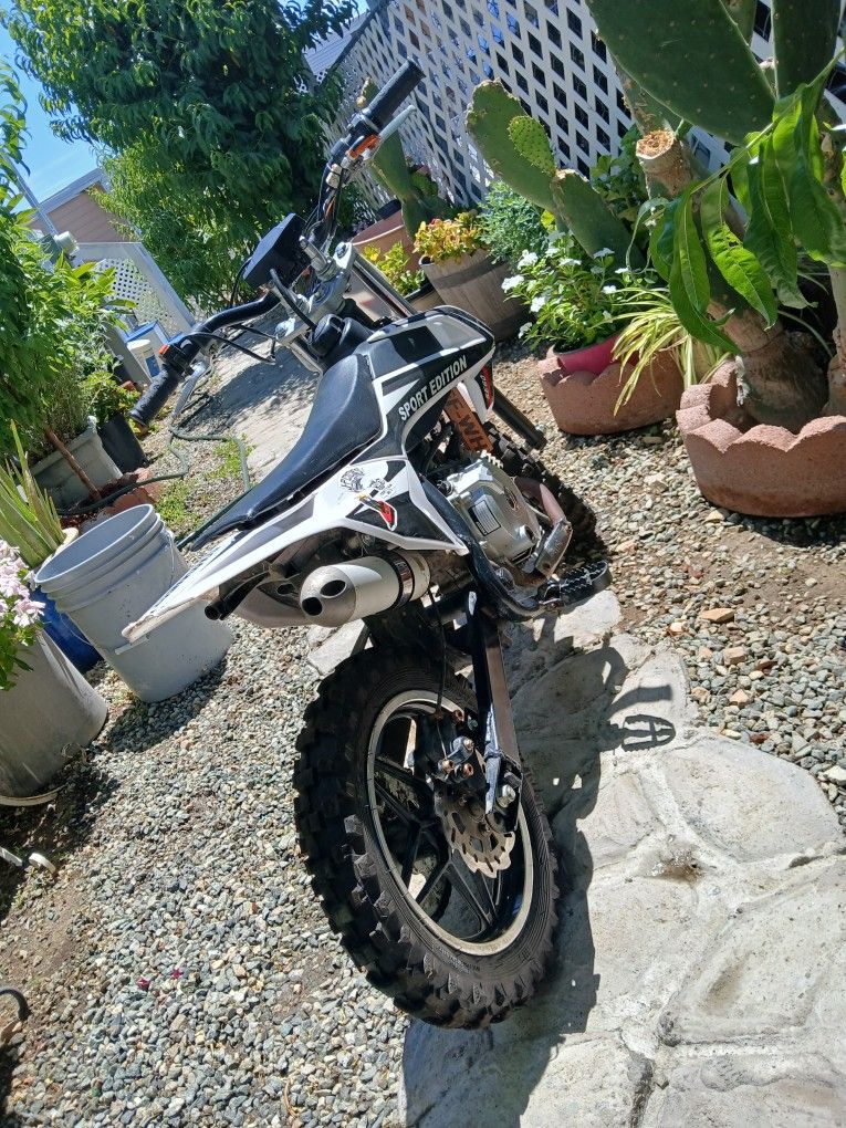 60 cc Dirt Bike