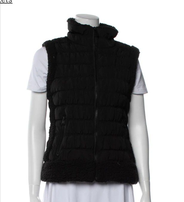 Calvin Klein Vest BBL677763 New with Tags