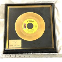 One Of A Kind Mint Condition “ 1972” Hit Single (Starting All Over Again) Gold Record By (Philip Morris) Sung By (Mel & Tim) valued over $500 