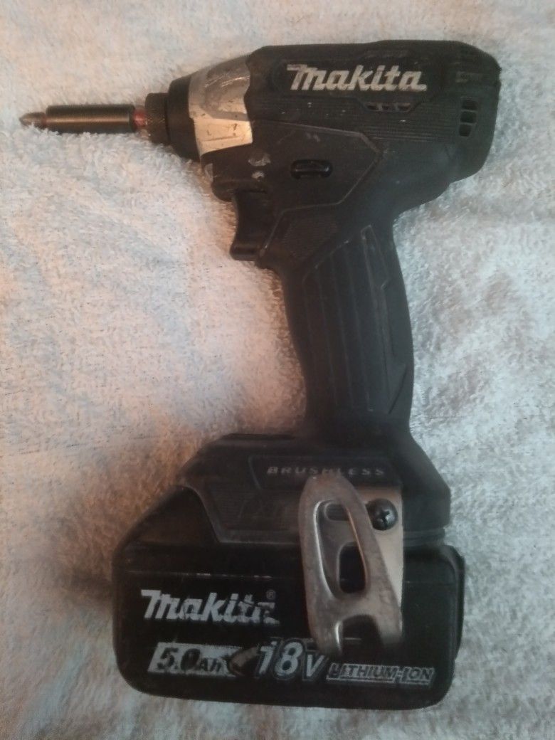 Makita Drill 18 Volt Lithium Ion 5.0 Ah With Battery Pack