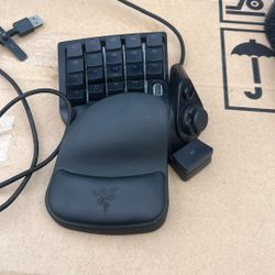 Razer Tartarus V2 Gaming Keypad 