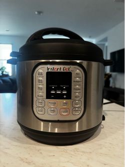 Instant Pot Duo 6-Quart Pressure Cooker – Excellent Condition
