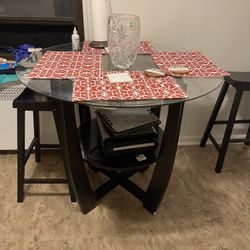 Table, Inn table, And Mirror 