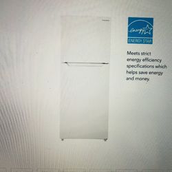 Insignia™ - 10 Cu. Ft. Top-Freezer Refrigerator with Reversible Door and ENERGY STAR Certification - White