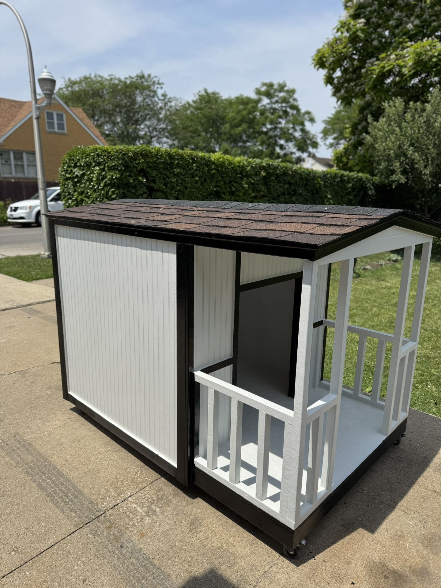New Custom Dog House!