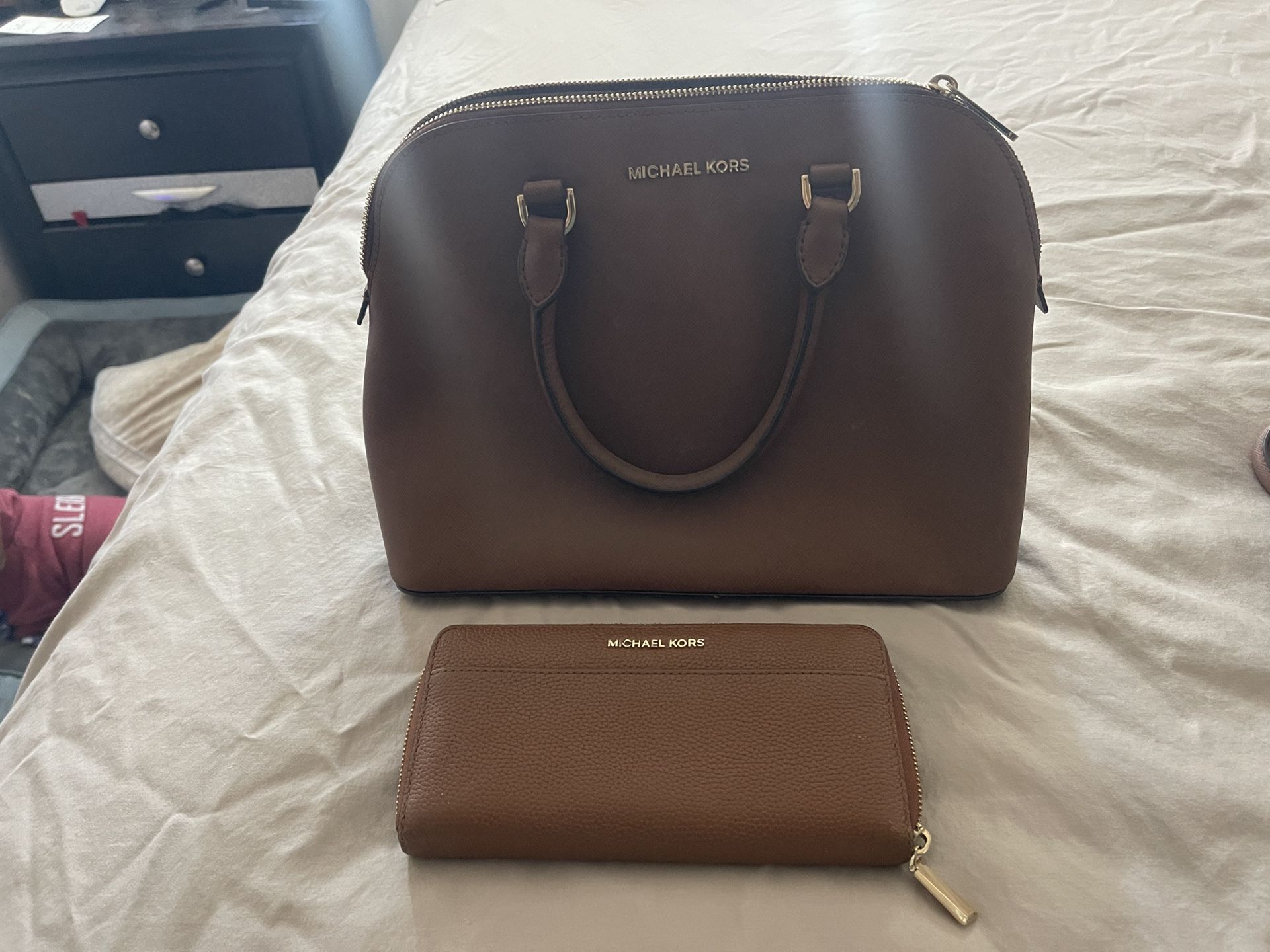 Michael Kors Medium Crossbody
