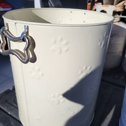 Medium Dog Themed Metal Storage Bucket/Trash Can