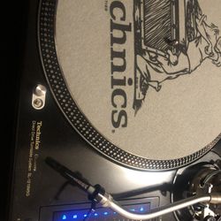 2 Technics SL1210 M5G