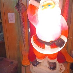 Please Read Full Description Vintage Mr. & Ms. Claws Lighted Animated Motion Figures And Then Some. 