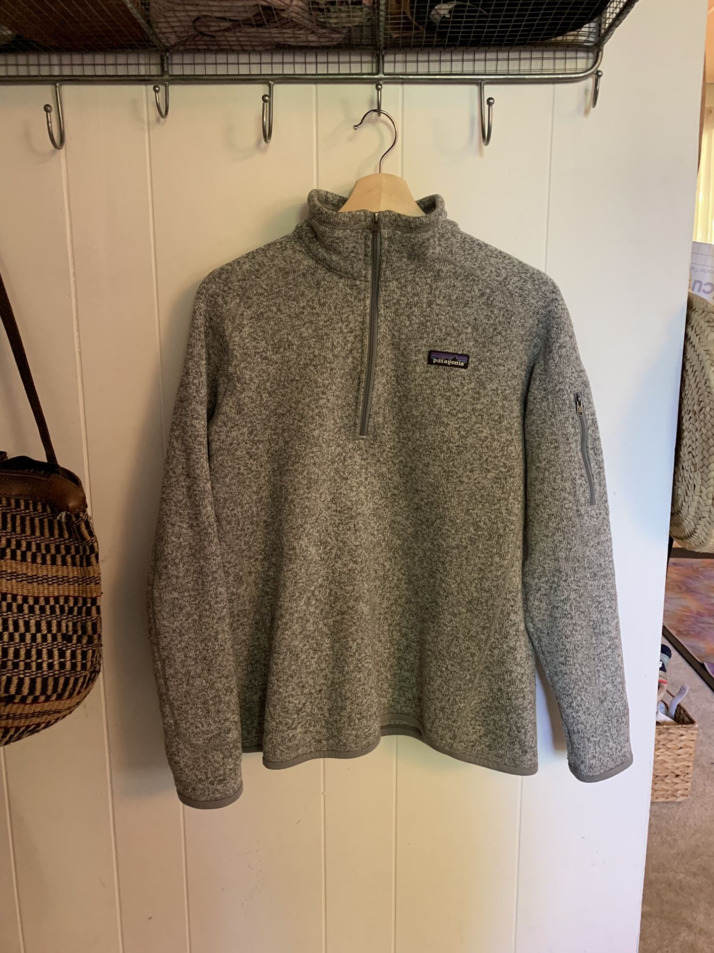 Women’s Patagonia sweater 1/4 zip