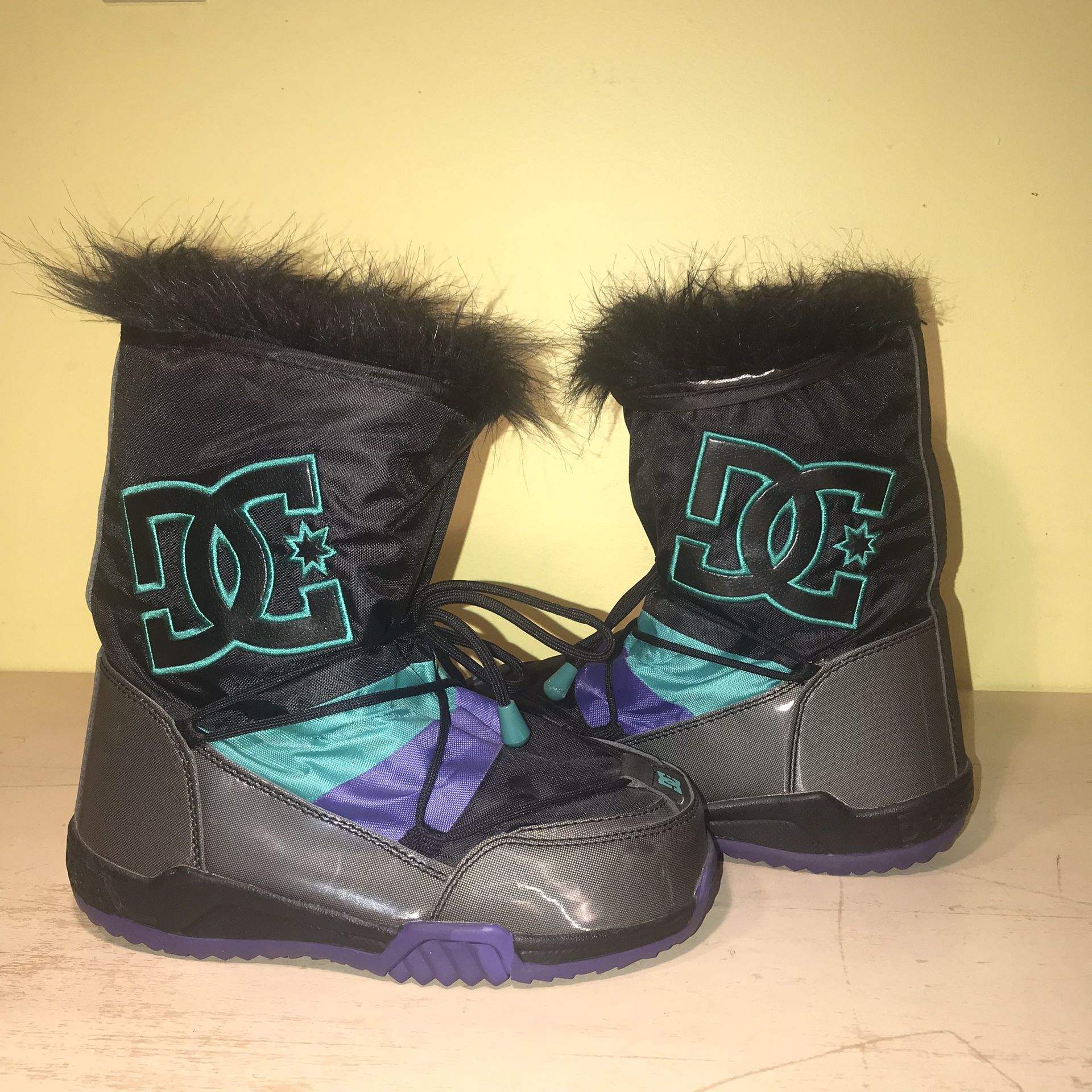 DC Shoes Womens Lodge Boot Faux Fur Pull-On Snow Boots Blk/Turquoise/Purple Sz 7