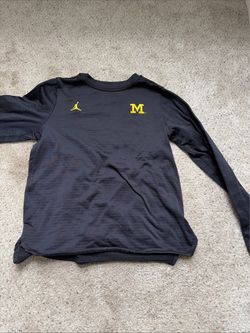 Michigan wolverines Jordan shirt youth medium