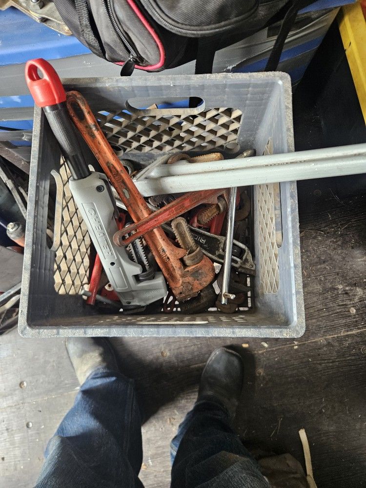 Pipe Wrenches 