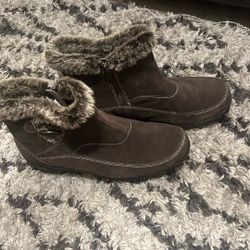 Woman Boots Size 8