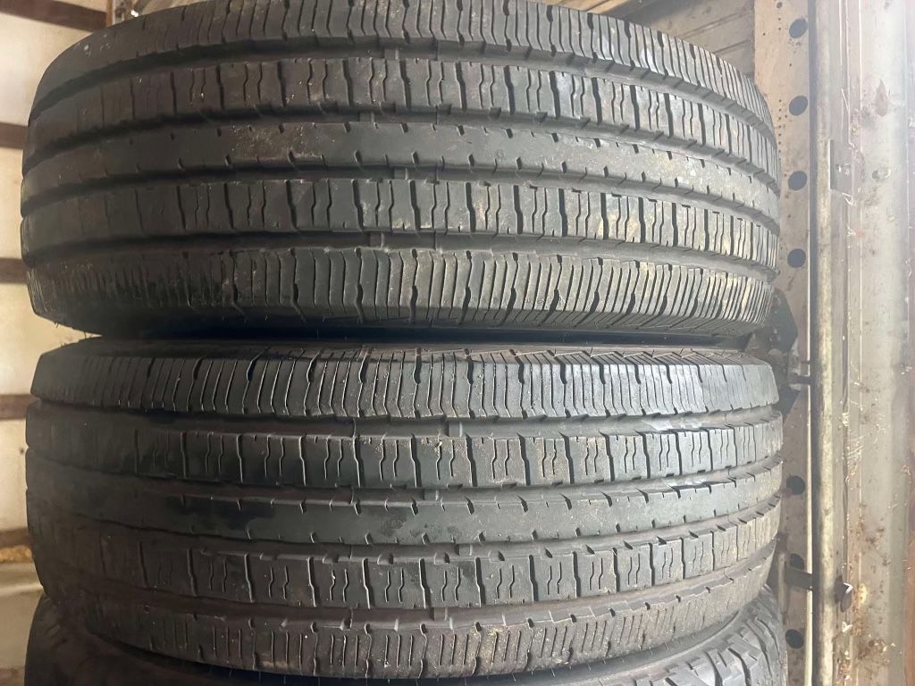 275 70 18 THUNDER COMMERCIAL LT MATCHING PAIR LOAD RANGE “E” 100% TREAD $200 for the 2 tires