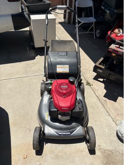 Honda Gas Lawn Mower (3-in-1 Twin Blade System)