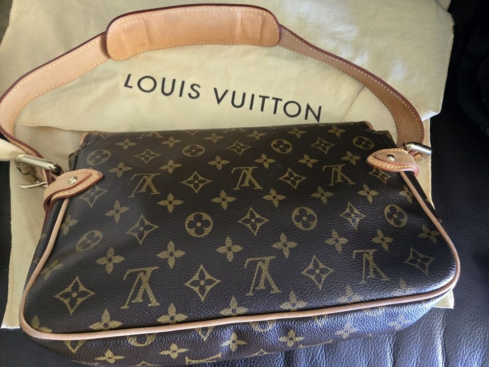 LOUIS VUITTON Monogram Hudson PM
