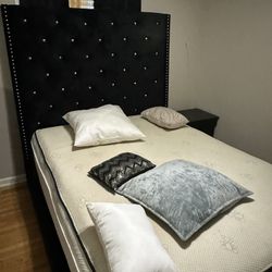 Black/Diamond Bedroom Set