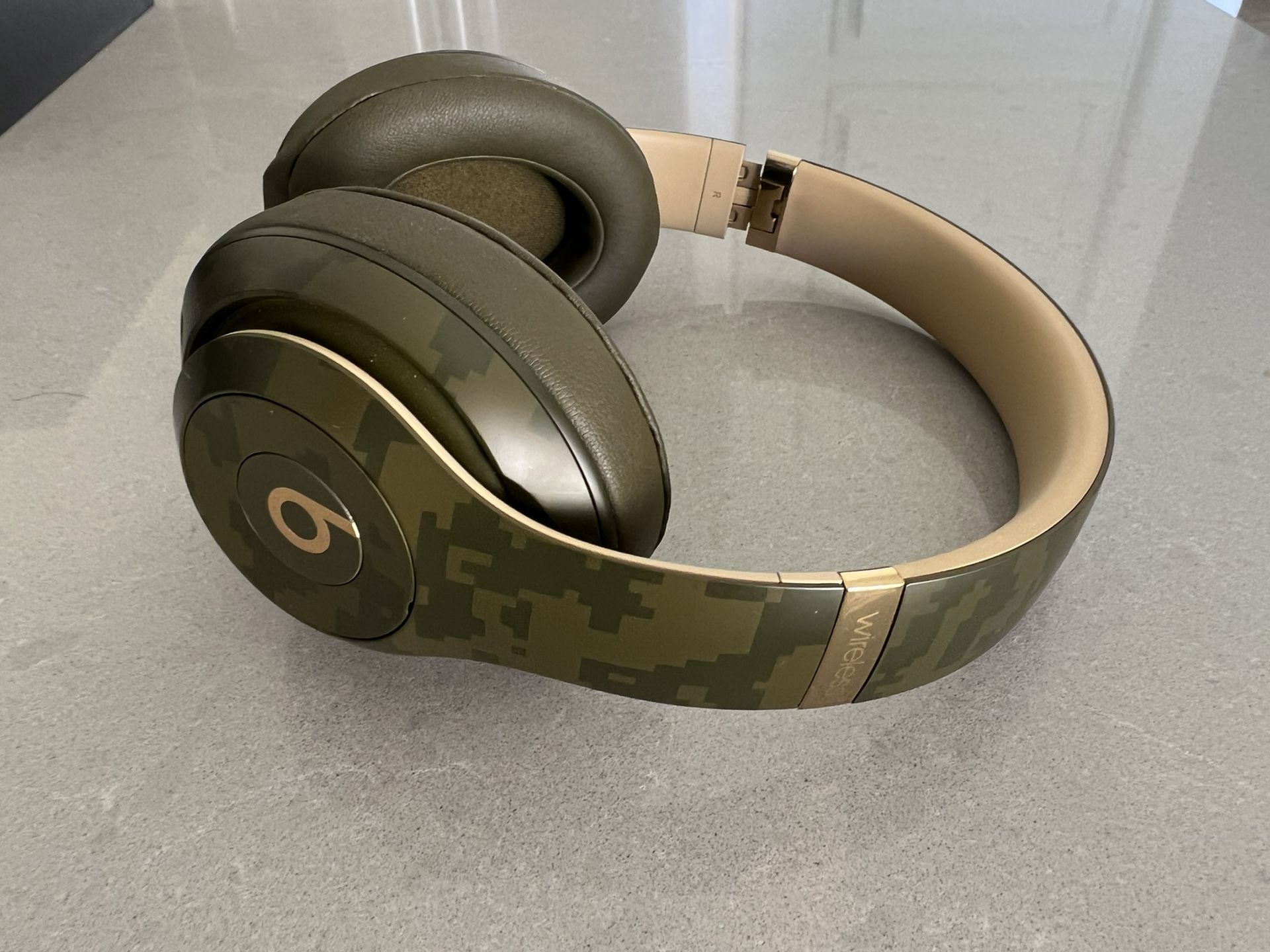 Beats Studio 3 Wireless Headphones Camo Collection for Sale in