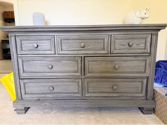 Nursery dresser