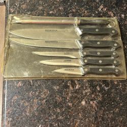 Knife Set With Sharpener