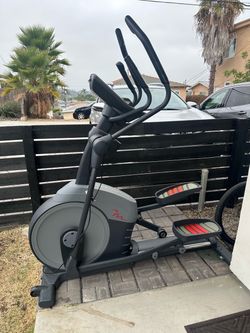 Freemotion commercial-grade Elliptical with iFit Console