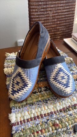 Born Handcrafted Footwear size 10