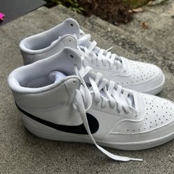 Nikes Shoes