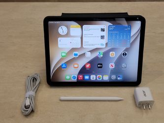Apple IPad Pro 11" With Case, Apple Pencil, & Charger $399