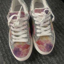 Betsey Johnson sparkly colorful fashion sneaker size 6