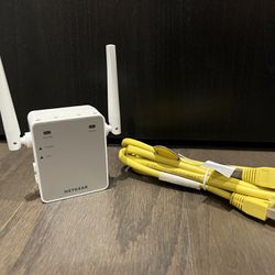 Netgear N300 WiFi Range Extender Model EX2700 with Ethernet Cable NO MEETUPS