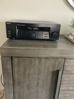 SONY HIGH POWER HOME THEATER SURROUND SOUND RECEIVER . GREAT SOUNDING  RECEIVER IN EXCELLENT CONDITION . MUST SEE TO APPRECIATE .