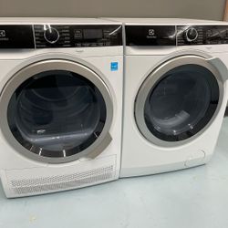 2021 Electrolux 24” Front Load Washer And Electric Dryer Set(Stackable)