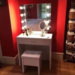 Vanity Set With Lot Of Storage (Lights Can Be Added But Not Included)